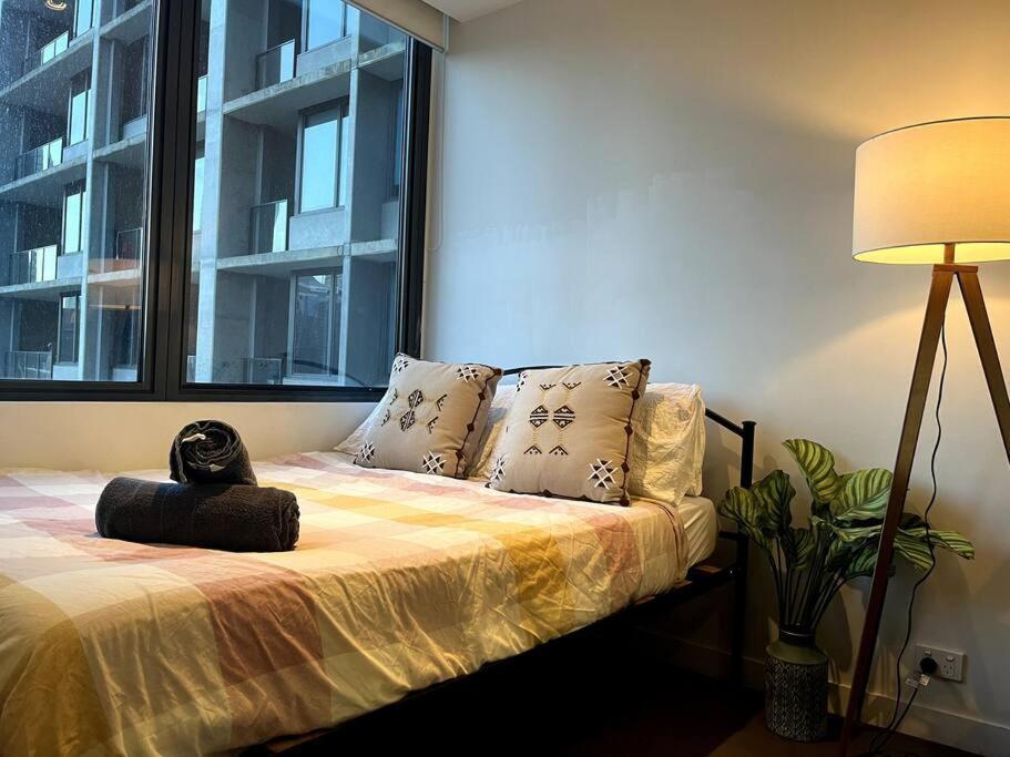 Apartment Inner Skyline W-gym, Pool, Wifi, Near Skybus, Tram And Train Station